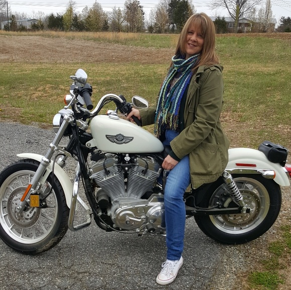 Meet your Posher, Leigh - Picture 2 of 4